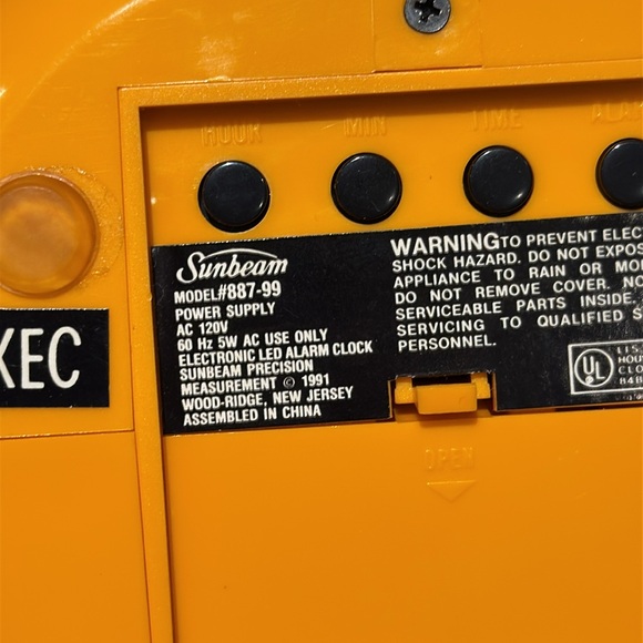 Garfield Electronic LED AlarmClock 1991 - Picture 8 of 10